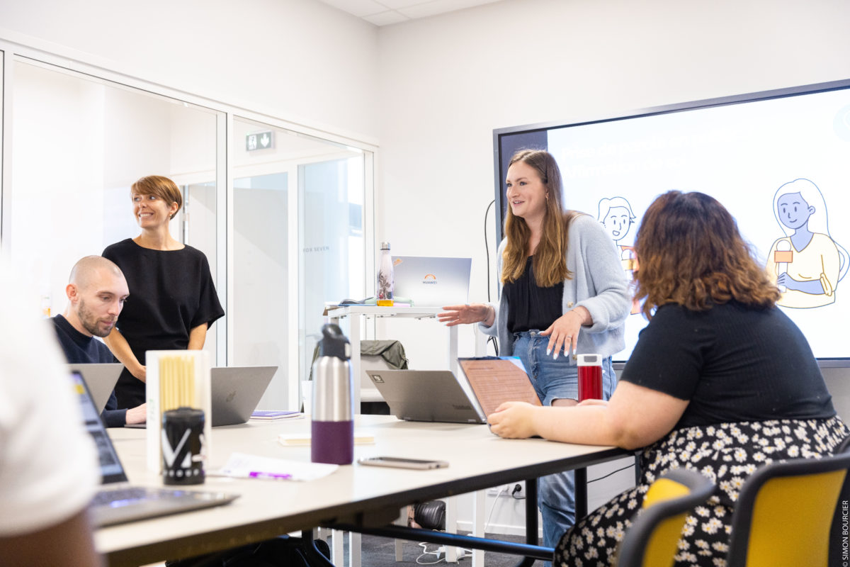 Comment fonctionne une formation en alternance dans le digital&nbsp;?